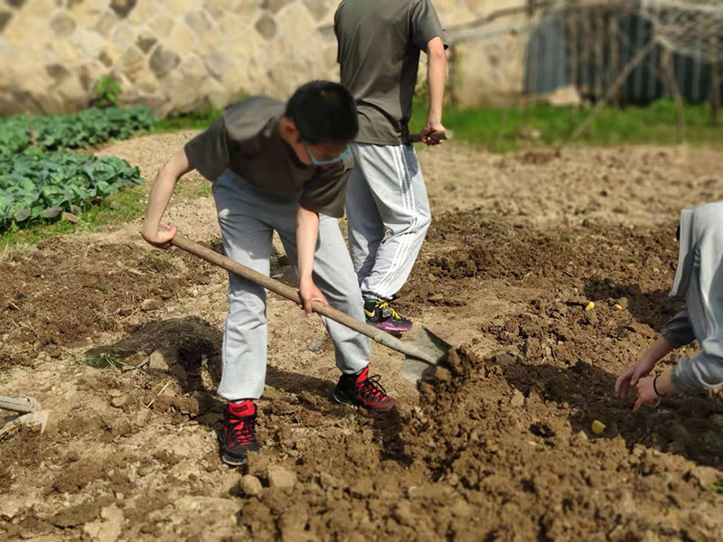 吉安全封闭初中生叛逆孩子教育管教学校