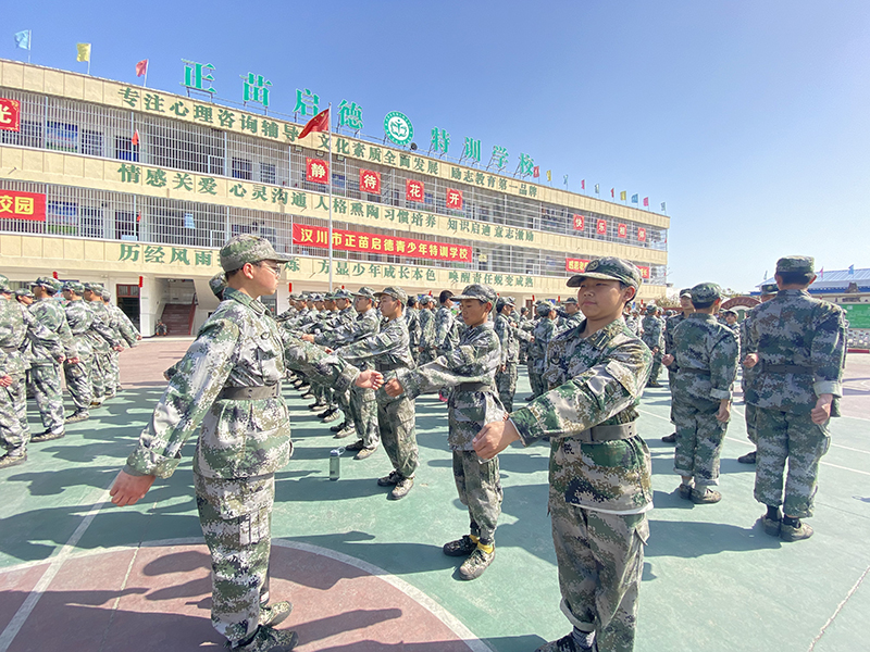 青春期叛逆孩子教育学校