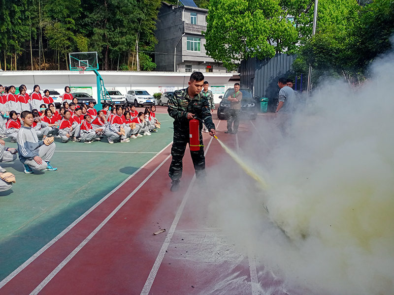 全封闭叛逆青少年教育学校