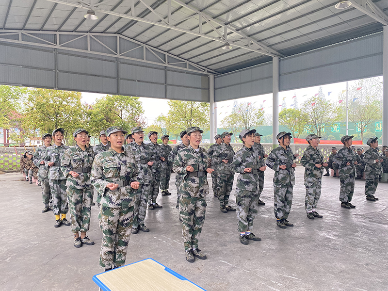 全封闭叛逆孩子特训学校