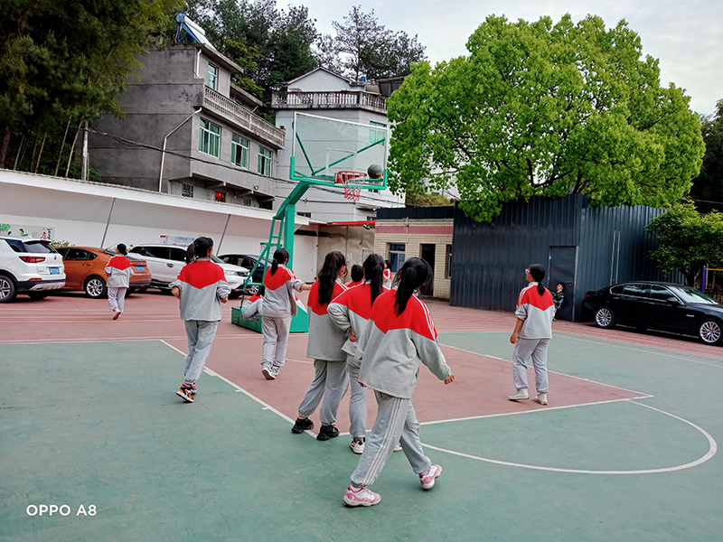 全封闭叛逆孩子特训学校