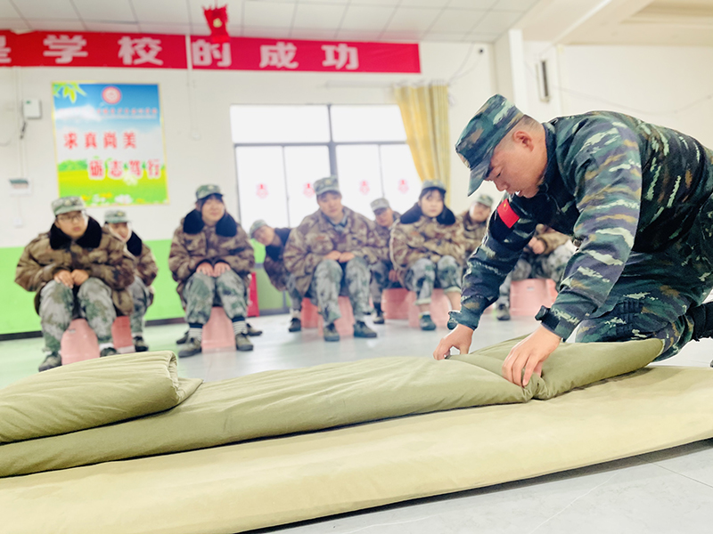全封闭军事化管理学校