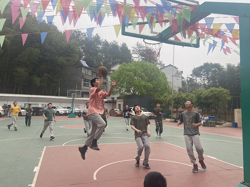 青少年叛逆军事化管理学校