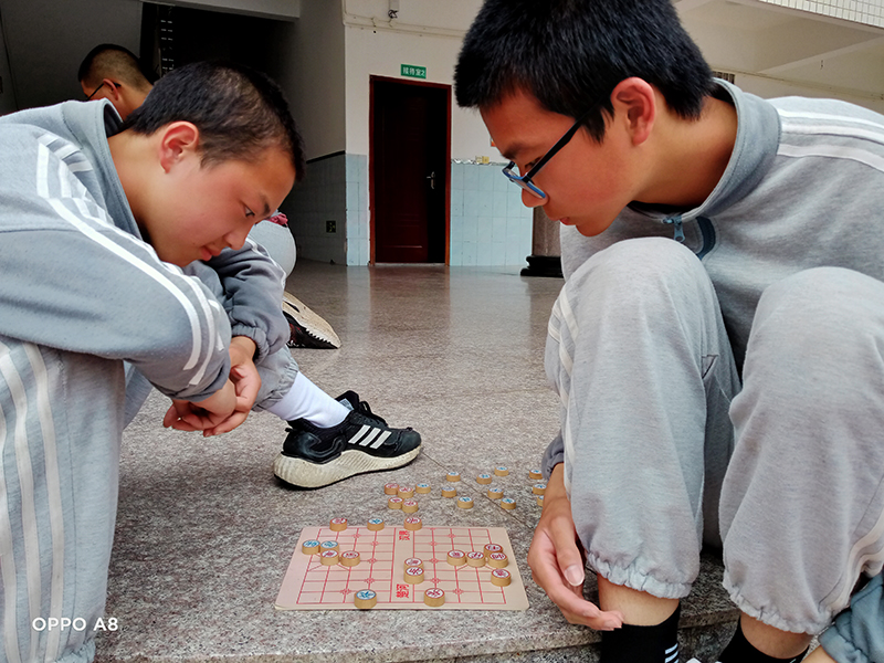 叛逆小孩子军事特训营