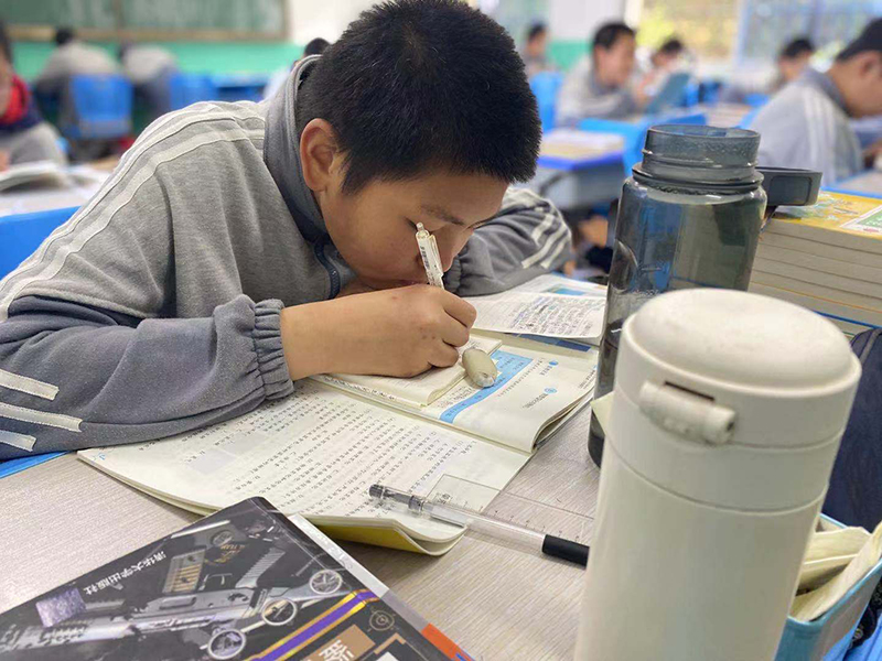 六盘水全封闭军事化管理学校|特训学校